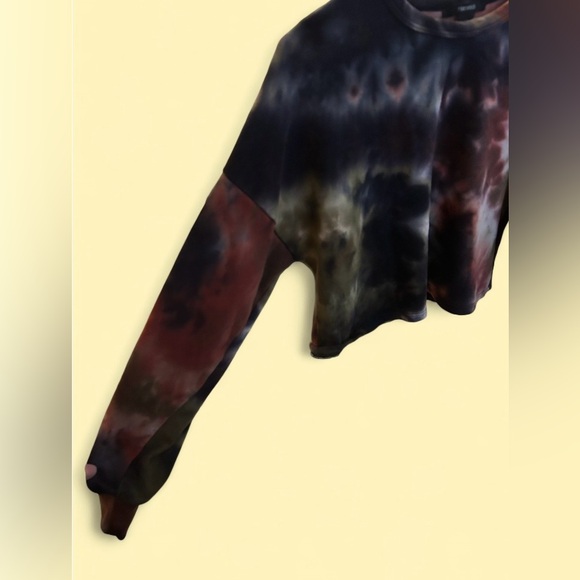 Forever 21 Tie-Dye Cropped Sweatshirt | Long Sleeve | Size S - Picture 3 of 4